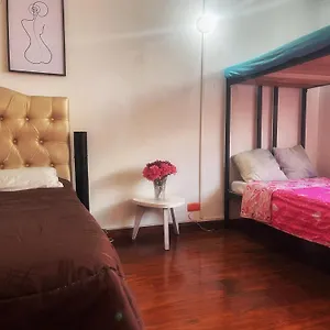 https://a-5-minutos-del-aeropuerto-el-dorado-apartment.hotels-bogota.net